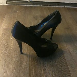 Black Steve Madden Pumps